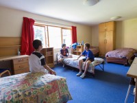 1378978183_Readingbedroom2