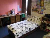1378989805_SRbedroom3