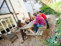 embassy_summer_schools_london_ucl_residence_garden