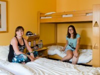 Berlin-Center_Girls-in-their-room_0128_16x9