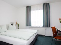 Cologne_Twin-room_0622_16x9