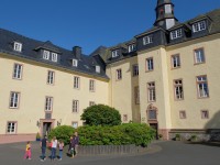 Wittgenstein_Courtyard_7377_16x9
