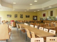 embassy_summer_schools_reigate_cafeteria