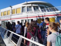 Vienna_All-aboard_3885_16x9
